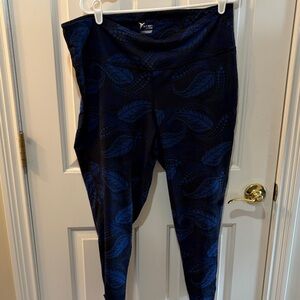 Old navy pattern legging with twist bottom